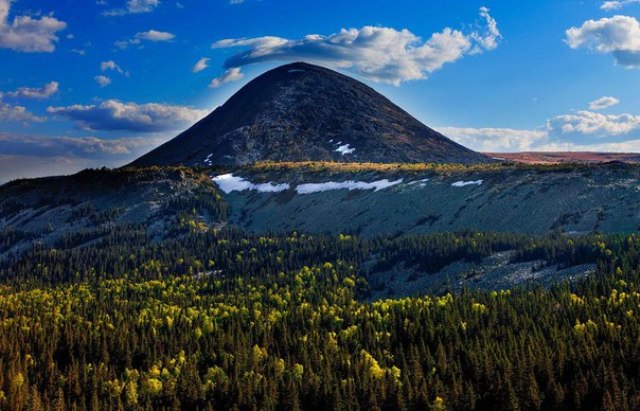 Две горы Иремель (Большой и Малый) - вторые по высоте на Южном Урале