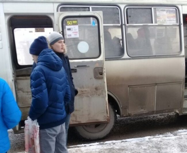 В Каменске-Уральском пьяный дворник напал с ножом на пассажира автобуса В Каменске-Уральском пьяный дворник напал с ножом на пассажира автобуса