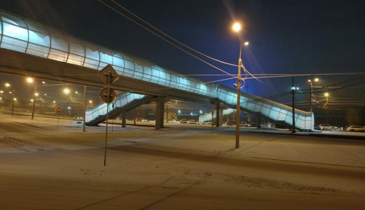 В Челябинске открыли надземный переход, который строили девять лет