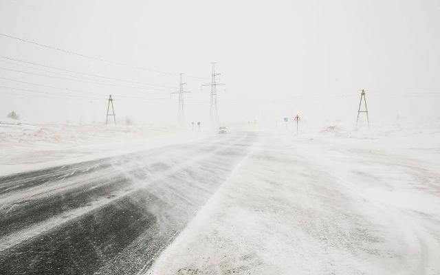 Дороги на юге региона закрыты из-за метели и снежных заносов