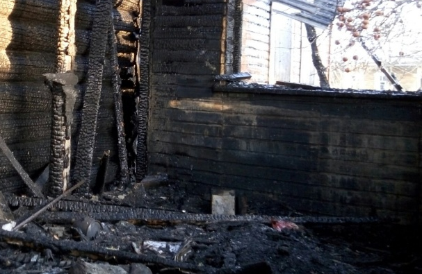 В Прикамье муж с женой сгорели в собственном доме