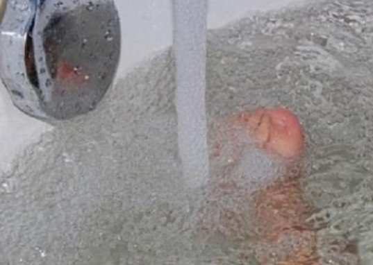В Челябинске 8-месячная девочка утонула в ванне