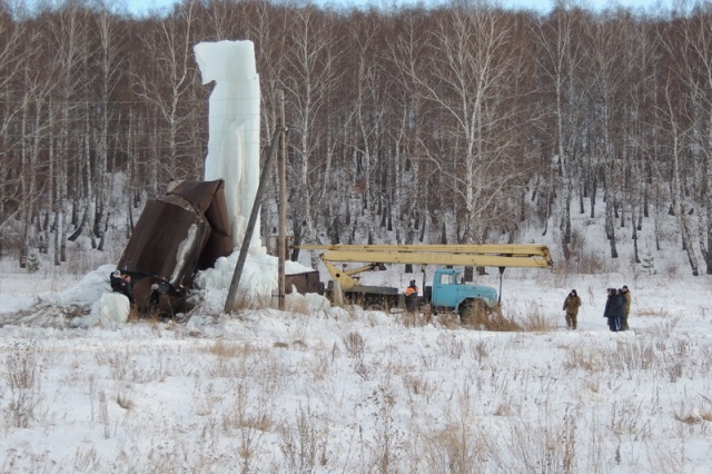Ветер свалил водонапорную башню в селе Челябинской области