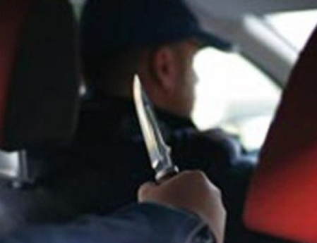 В Озерске пойман пассажир, напавший с ножом на таксиста