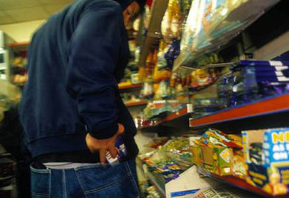 В Башкирии два подростка украли из магазина девять банок икры