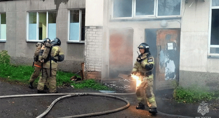 В Копейске горит больница, эвакуировали 86 пациентов и персонал