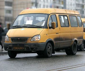 15 рублей за поездку в микроавтобусе