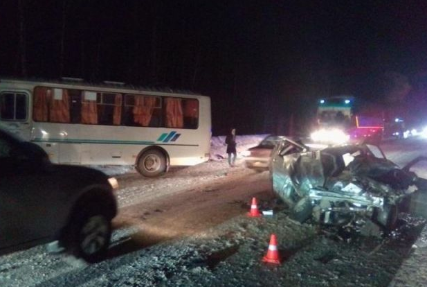 В Прикамье в страшном ДТП с автобусом погиб мужчина