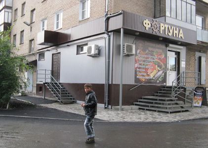 В Коркино во дворах открывают пивные магазины