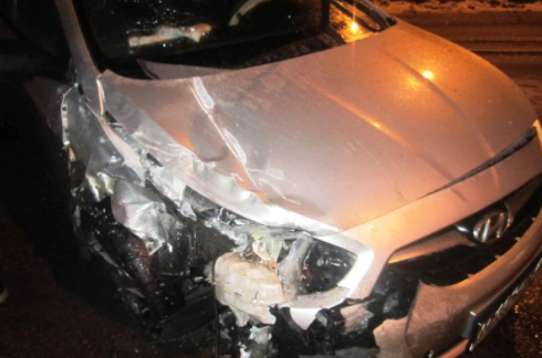 Пьяная автоледи лоб в лоб столкнулась с иномаркой на трассе Пермь - Екатеринбург
