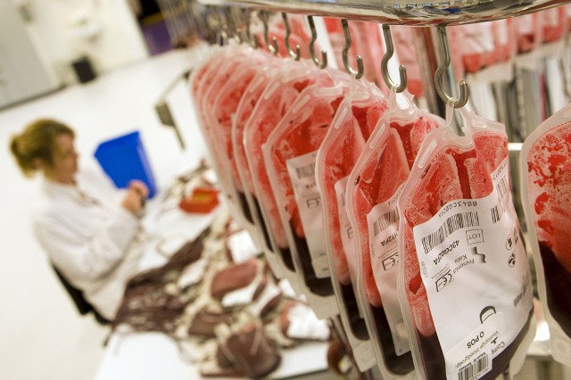 В первые дни Нового года челябинцы сдали более 130 литров крови