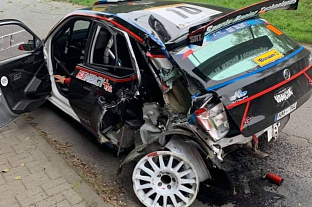 Челябинский автогонщик попал в аварию на чешском авторалли