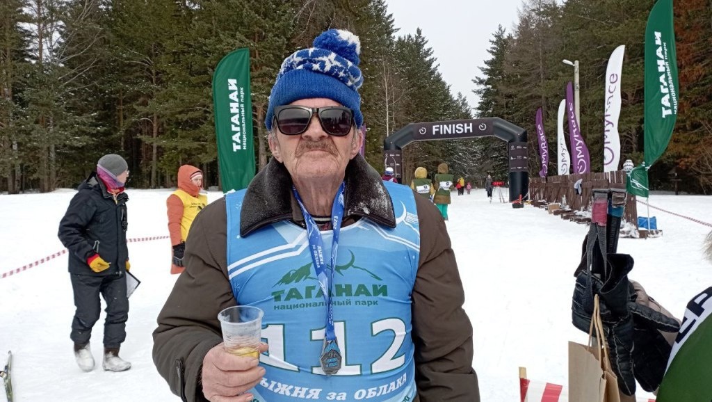 86-летний южноуралец пробежал лыжный марафон в горах
