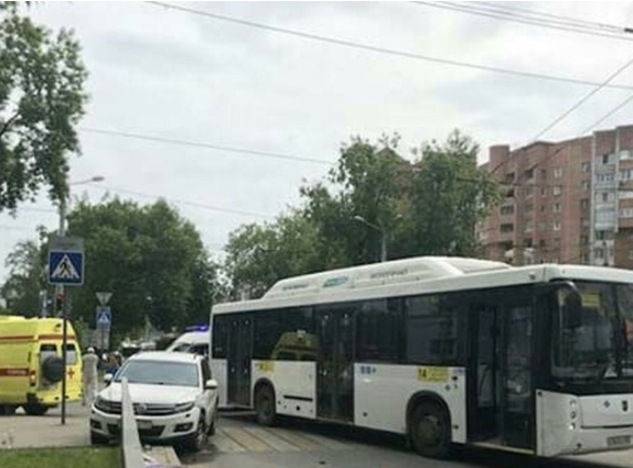 В Перми в ДТП с автобусом ранен ребенок и пенсионерка