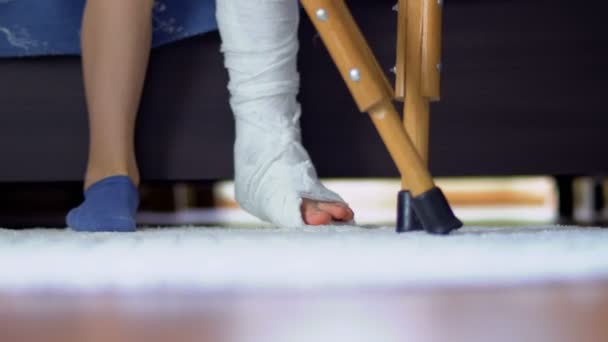 В Златоусте семья отсудила у школы деньги за двойную травму ноги их дочери