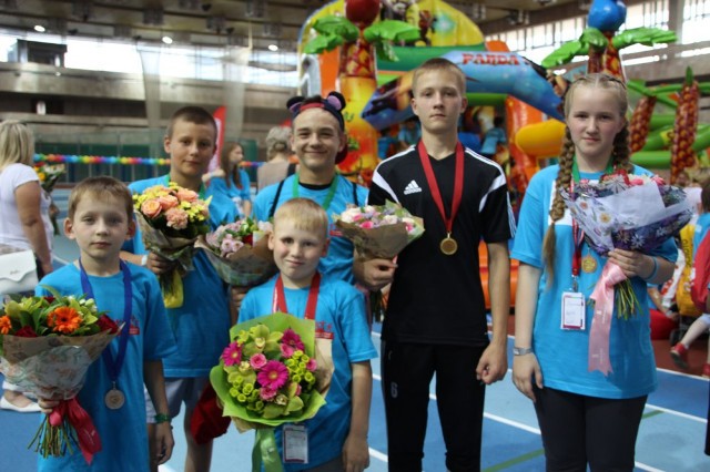 Победившие онкологию дети из Челябинской области привезли из столицы 18 медалей