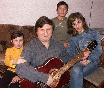 Подкошен болезнью и нападками Подкошен болезнью и нападками