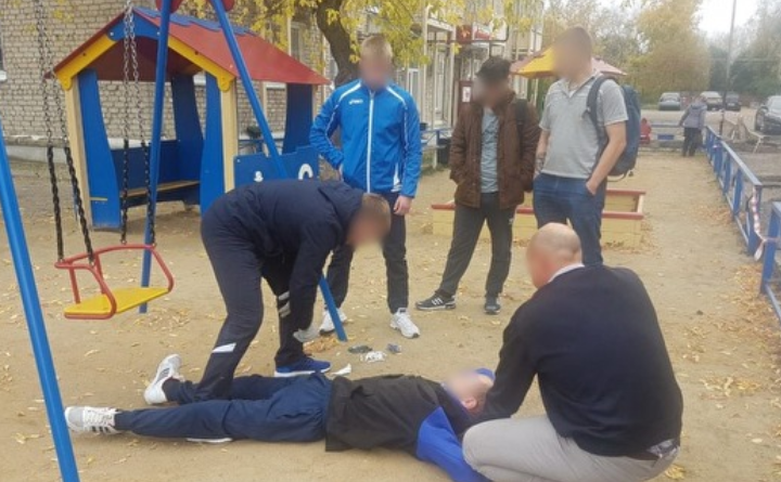 В Шадринске задержан безработный, прятавший наркотики на детской площадке