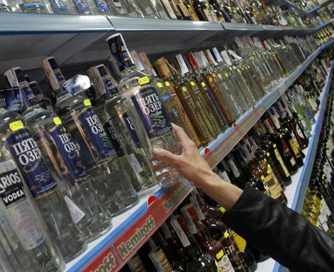 Минздрав предложил поднять цену на водку до 300 рублей