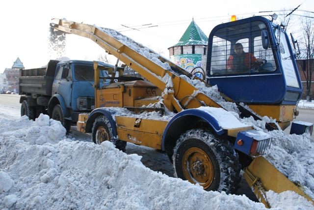В новогодние праздники дороги областного центра будут чистить в обычном режиме
