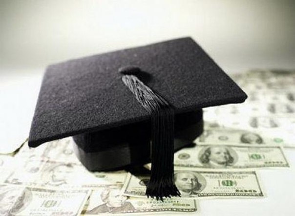 Вузы не будут повышать плату за обучение, чтобы не потерять студентов 