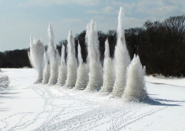 Разобраться со льдом поручили саперам в Челябинской области