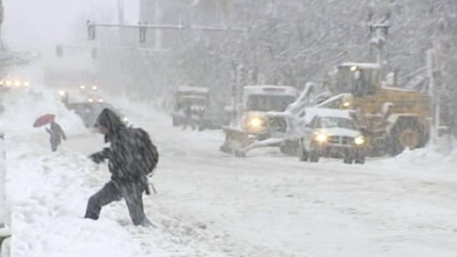 Первый рабочий день года встречает Челябинскую область снегопадами и штормовым ветром