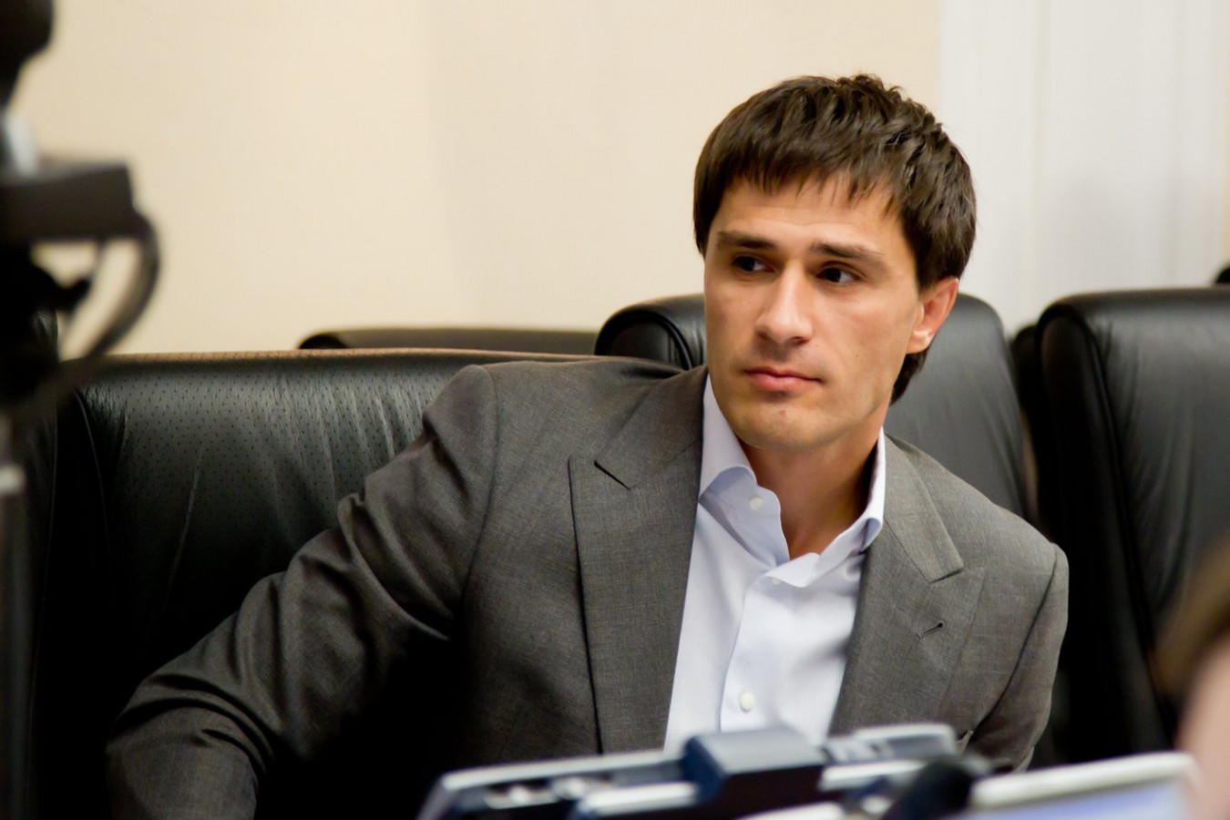 Бывший вице-губернатор Руслан Гаттаров подал в суд на Евгения Тефтелева 
