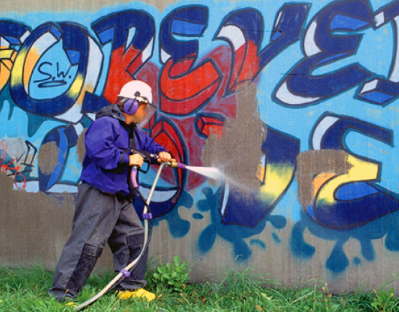 В Перми управляющая компания получила штраф за граффити