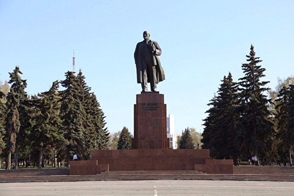 Горожане возмущены стоимостью ремонта памятника Ленину в Челябинске