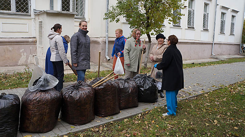 Первая горбольница присоединилась к общегородскому субботнику