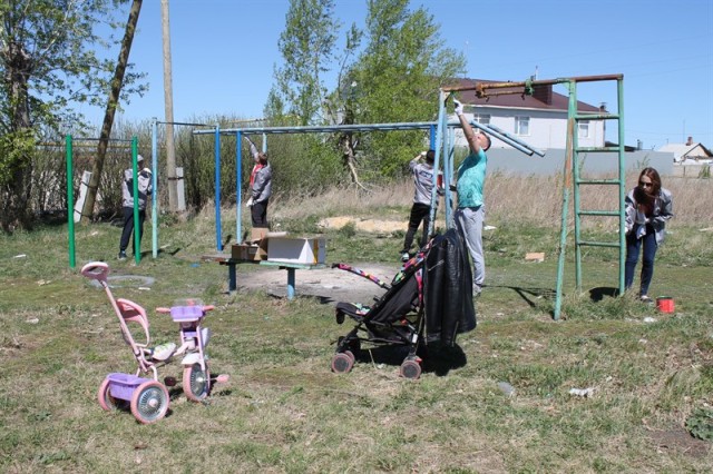 Возродили заброшенный детский городок активисты ОНФ в Сосновском районе