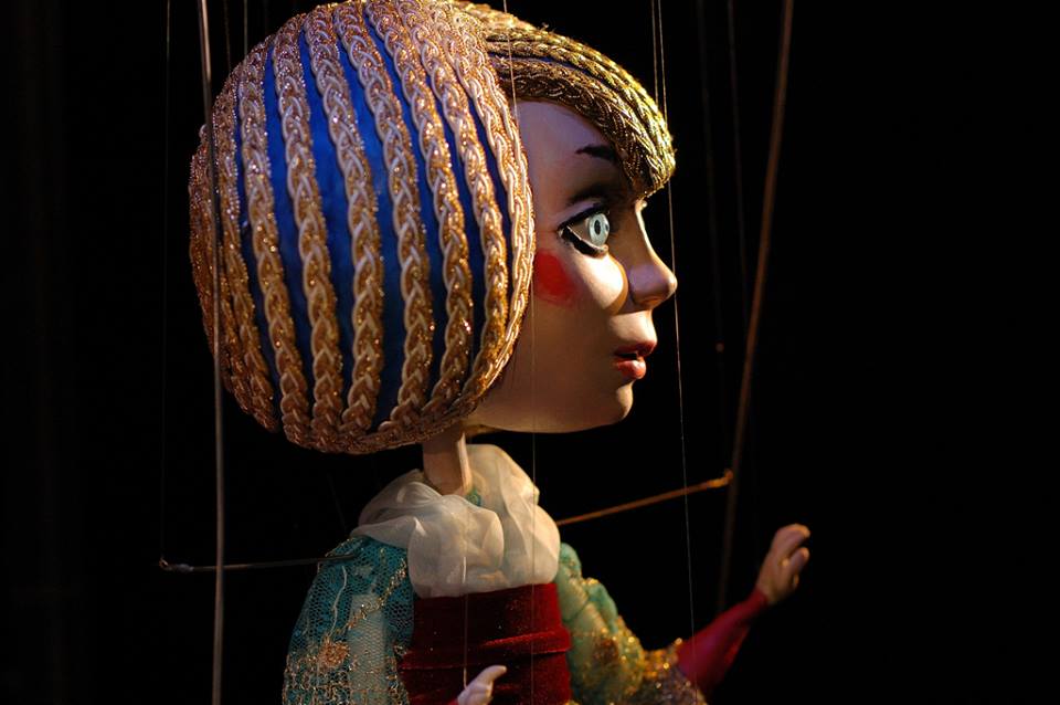 Челябинский художник Виктор Плотников сочинил спектакль «Щелкунчик» на сцене курганского театра кукол «Гулливер»