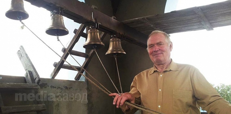 В храме Верхнего Уфалея освятили четыре колокола