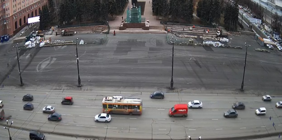 Памятник Ленину в Челябинске снова ремонтируют