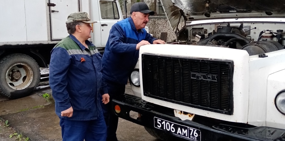 Челябинские военные коммунальщики переводят парк спецтехники на летний режим работы