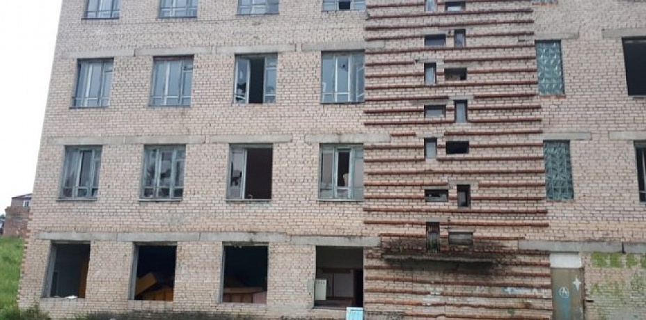 Учреждения образования превращаются в руины в Челябинской области
