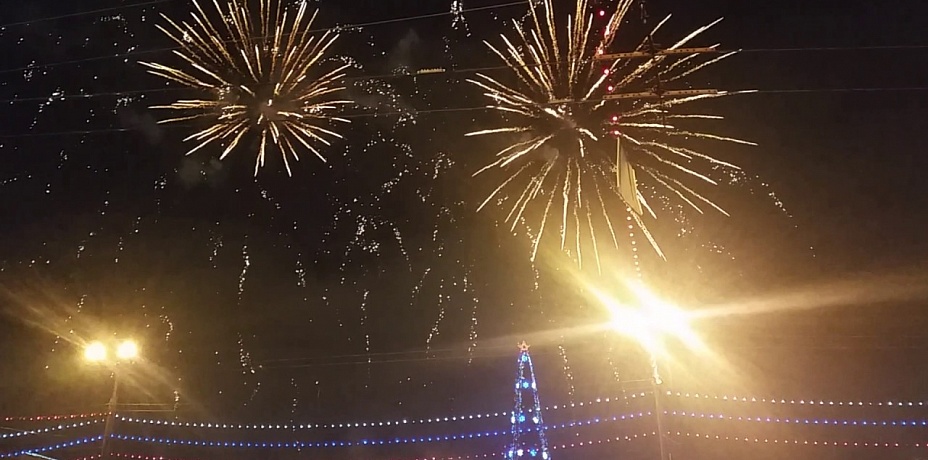 В администрации Челябинска рассказали, где можно запускать фейерверки на Новый год