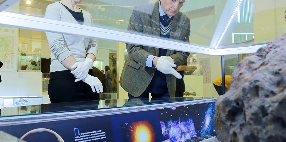 Похищенный фрагмент метеорита «Челябинск» вернулся в музей  