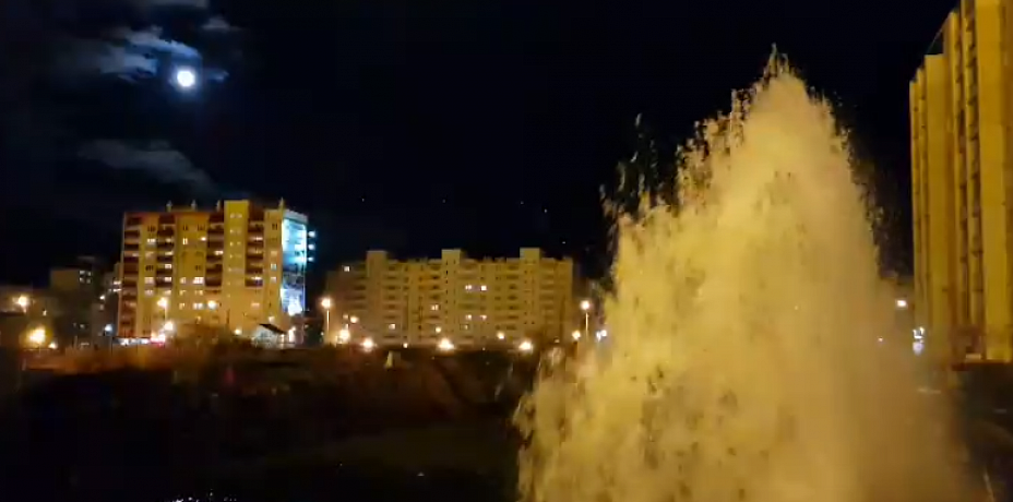 В Чурилово забил коммунальный фонтан