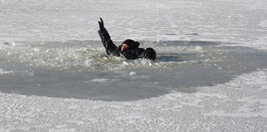 В Челябинской области рыбак погиб на тонком льду