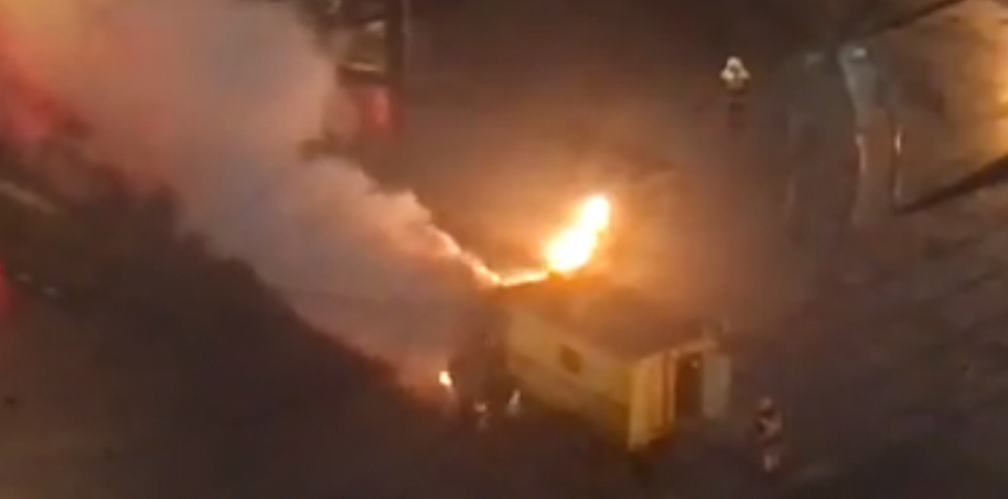 В Екатеринбурге на репетиции парада сгорел грузовик (видео)