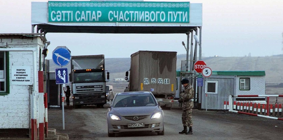 Казахстан закрыл границы с Россией