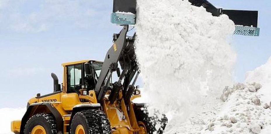 Главы районов предоставили главе Челябинска фотоотчет по уборке снега