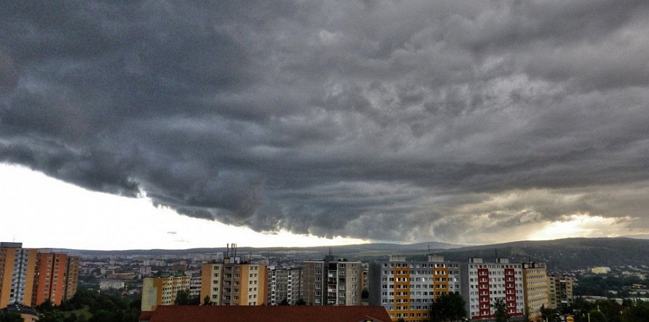 Сильный шторм движется на Челябинскую область