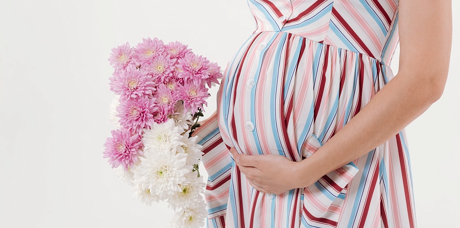 В Челябинском медколледже у беременной женщины начались схватки во время приемной комиссии 