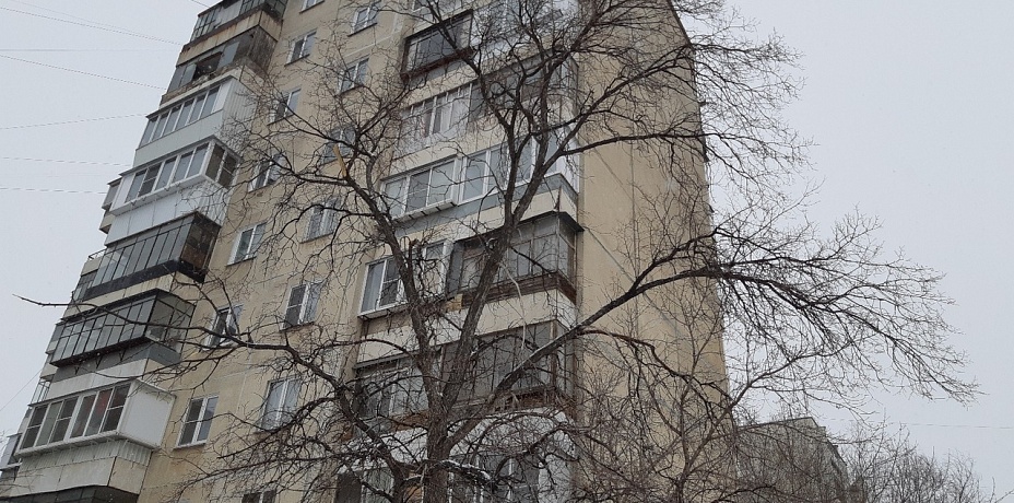 «На фасаде много трещин». Завершено обследование дома, пострадавшего от фонтана кипятка в Челябинске