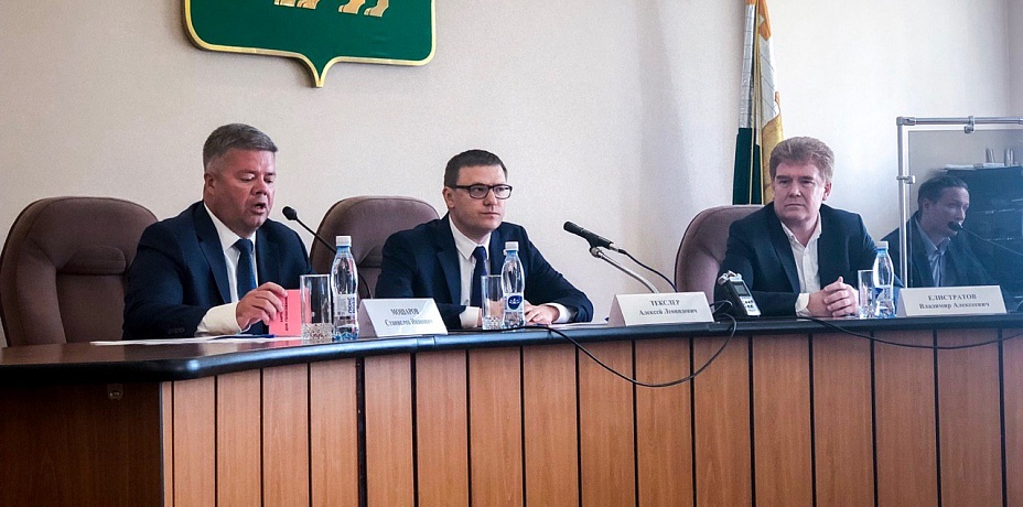 «Нужна перезагрузка». Глава региона отправил в отставку мэра Челябинска