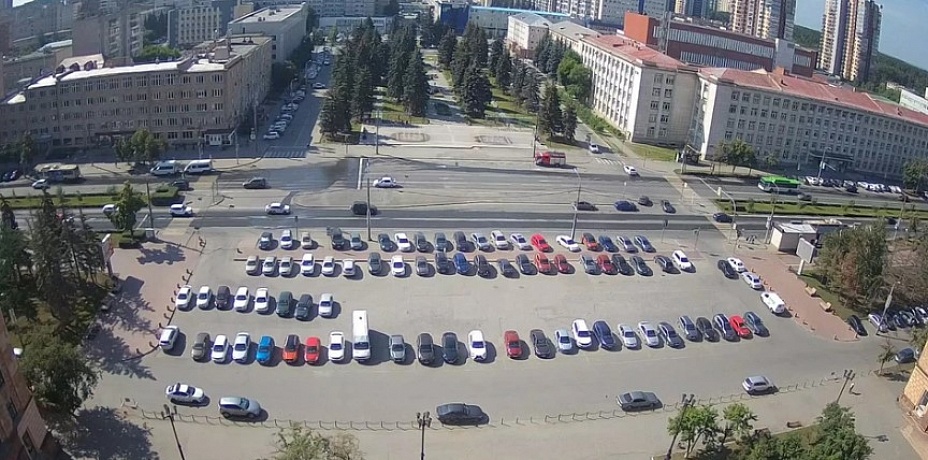 В Челябинске из-за странного автомобиля оцепили территорию в районе ЮУрГУ