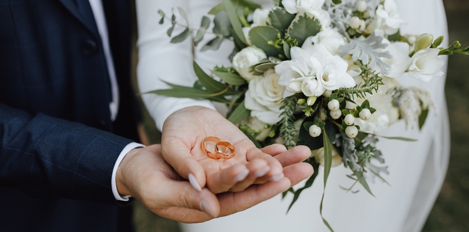 В Челябинской области зарегистрировали более 200 браков с участием мобилизованных